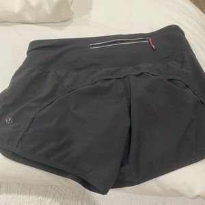 Size 4 lulu shorts